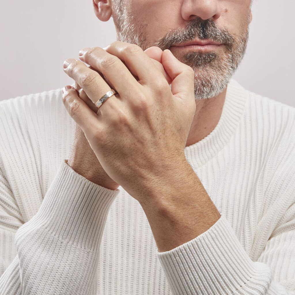 Les bijoux au masculin : un style &agrave; part enti&egrave;re