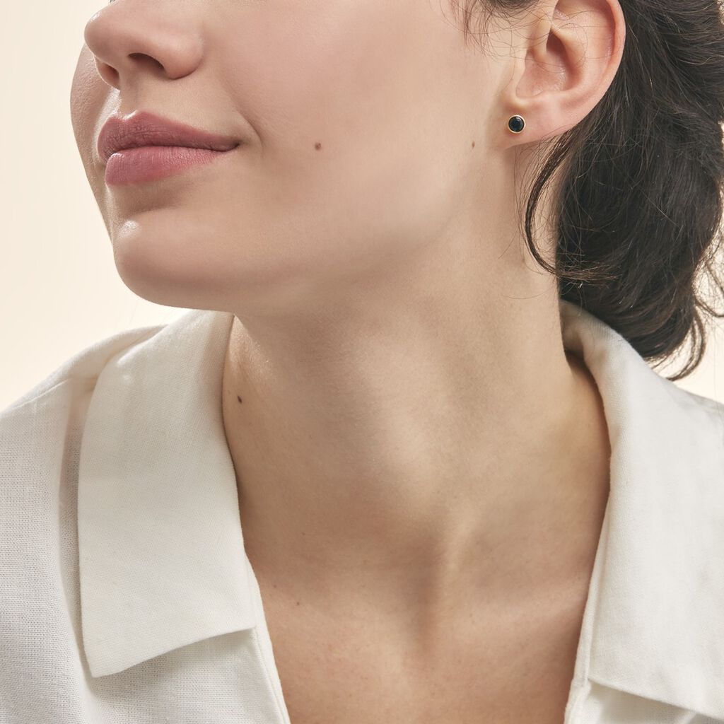 Boucles D'oreilles Puces Edy Serti Clos Or Jaune Saphir - Boucles d'oreilles pierres pr&eacute;cieuses Femme | Histoire d&rsquo;Or